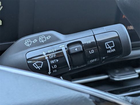 Used 2024 Kia Niro LX image 28