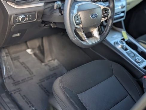 Used 2022 Ford Explorer XLT image 10