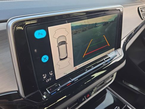 New 2026 Volkswagen Atlas Cross Sport SE image 23