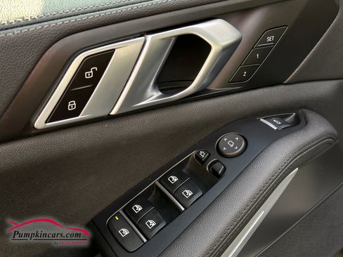 Used 2022 BMW X5 xDrive40i w/ Climate Comfort Package image 28