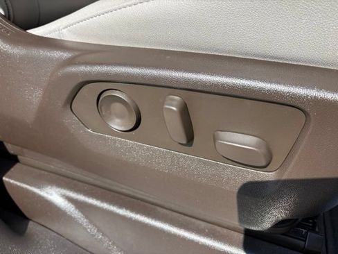 Used 2023 Chevrolet Tahoe Z71 AWD/4WD image 28