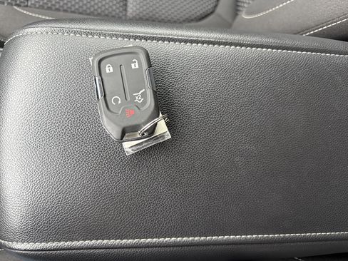 Used 2023 GMC Acadia SLE w/ Driver Convenience Package image 23