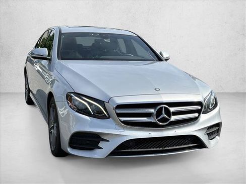Used 2017 Mercedes-Benz E 300 4MATIC image 23