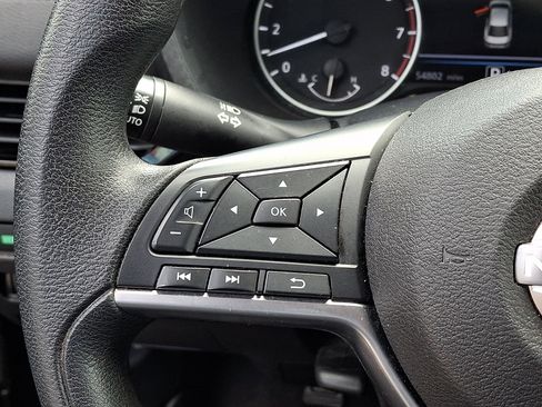 Used 2024 Nissan Sentra SV FWD image 22