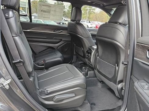 New 2025 Jeep Grand Cherokee L Limited w/ Luxury Tech Group II AWD/4WD image 15