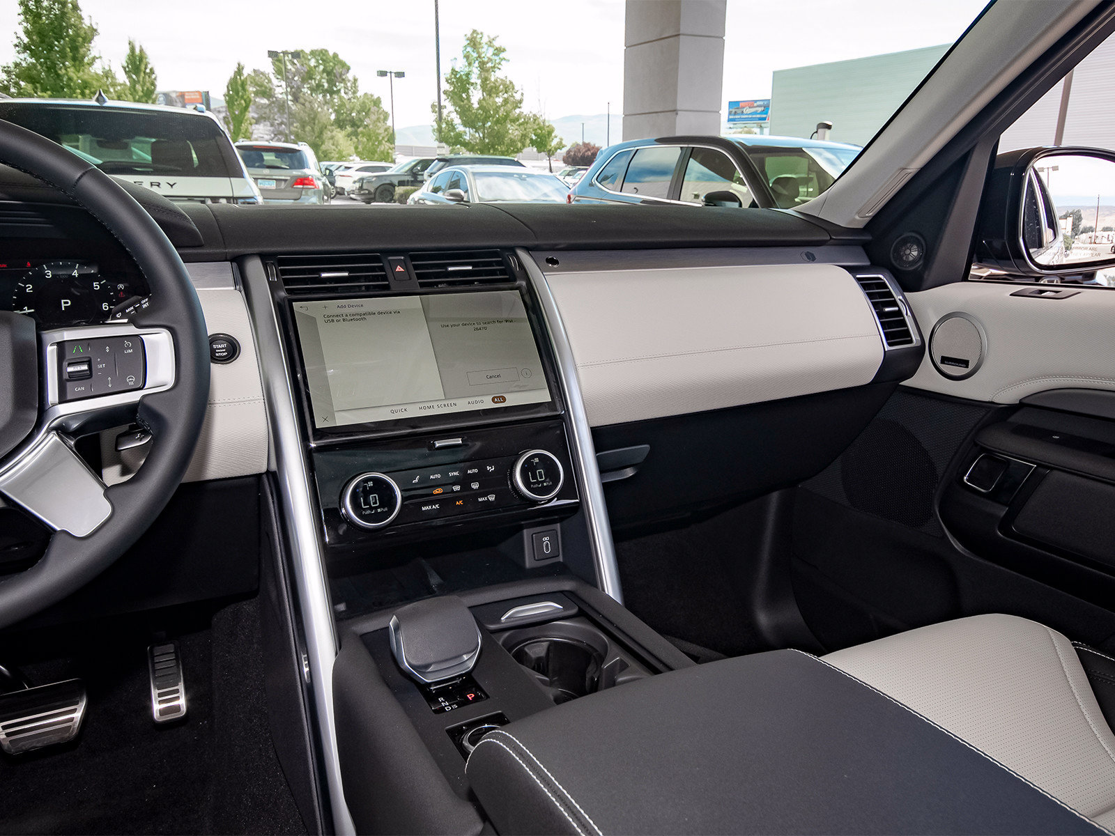 New 2026 Land Rover Discovery Limited Edition AWD/4WD image 25