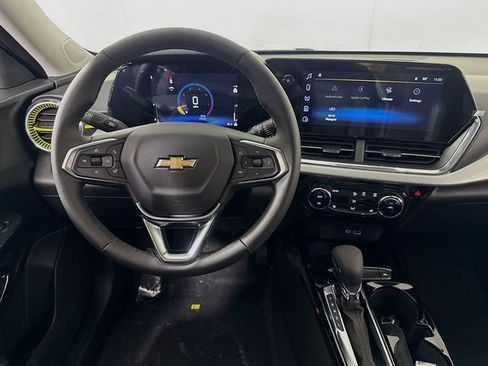 New 2026 Chevrolet Trax LT w/ Driver Confidence Package FWD image 23