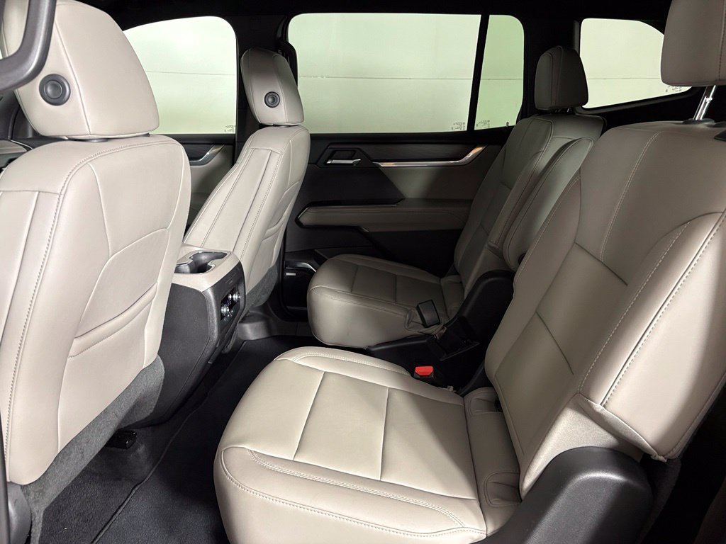 Certified 2026 GMC Acadia Elevation w/ Elevation Premium Package FWD image 44