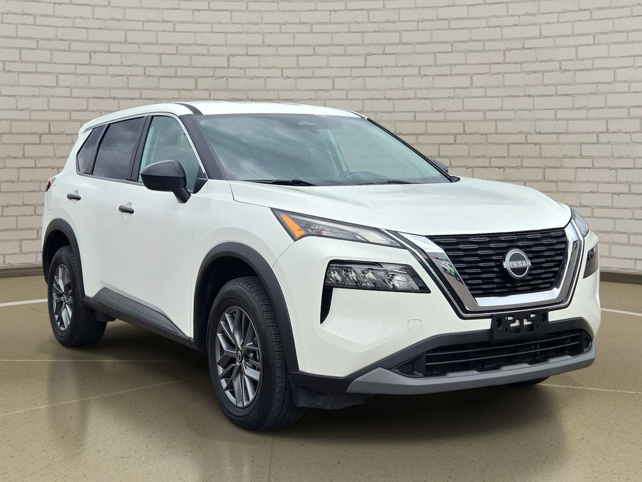Used 2023 Nissan Rogue S FWD image 3