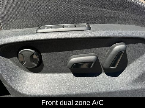 Used 2025 Volkswagen Atlas SEL image 9