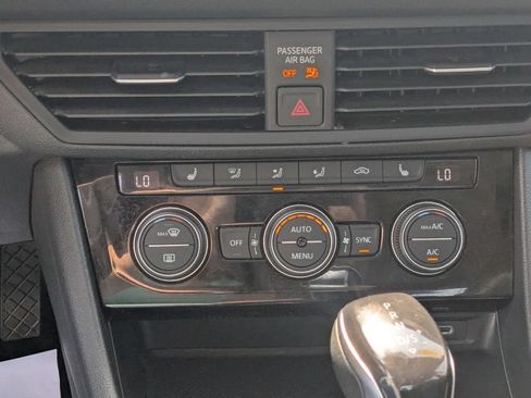 Used 2024 Volkswagen Jetta SE FWD image 21