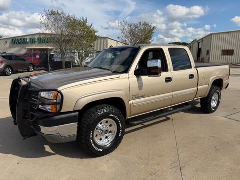 Used 2005 Chevrolet Silverado 2500 LT w/ Heavy-Duty Power Package AWD/4WD image 52