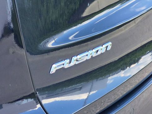 Used 2020 Ford Fusion SE FWD image 13