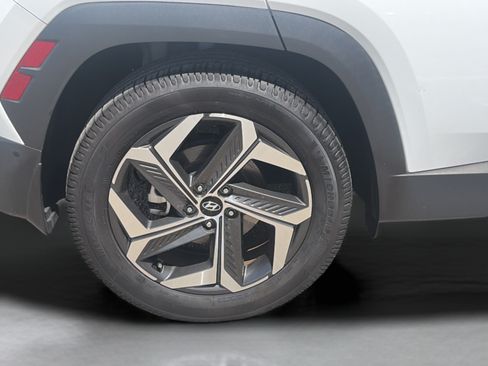Certified 2024 Hyundai Tucson Limited FWD image 29