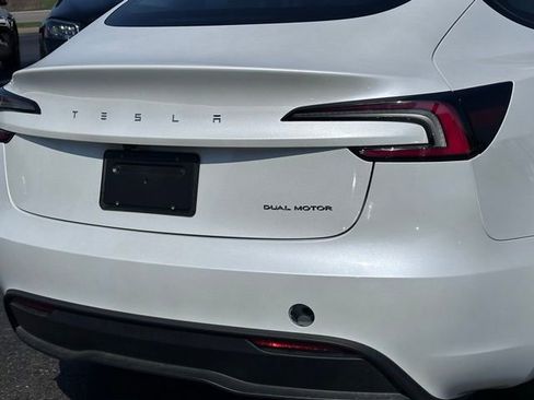 Used 2025 Tesla Model 3 Long Range image 8