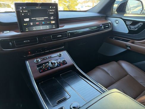 Used 2022 Lincoln Aviator Reserve w/ Equipment Group 201A image 37