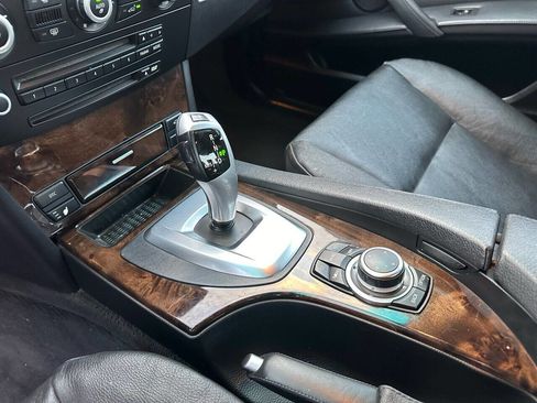 Used 2009 BMW 535i xDrive Sedan image 15