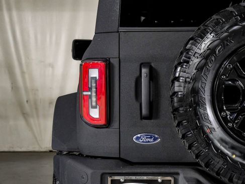 Used 2022 Ford Bronco Wildtrak image 39