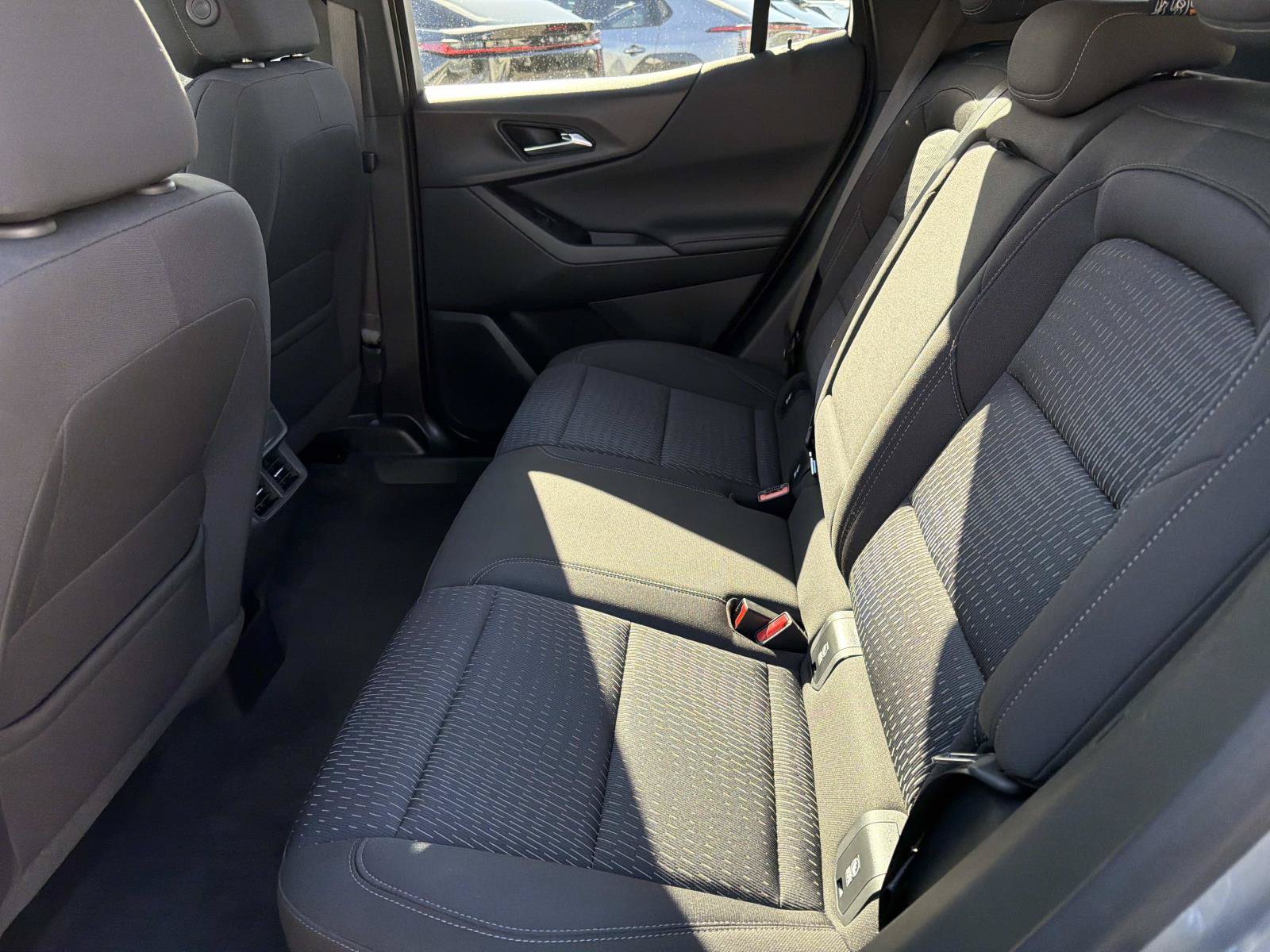 Used 2025 Chevrolet Equinox LT w/ Safety and Technology Package FWD image 14