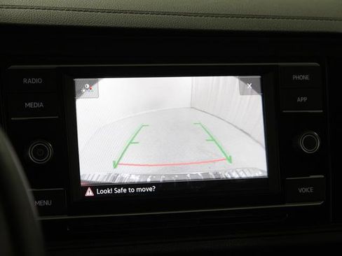 Used 2023 Volkswagen Jetta SE image 12