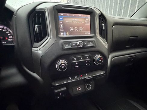 Used 2019 Chevrolet Silverado 1500 Custom Trail Boss w/ Custom Convenience Package AWD/4WD image 9