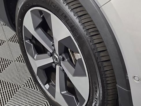 Certified 2023 Volvo XC40 B5 Plus w/ Driver Assist Package image 5