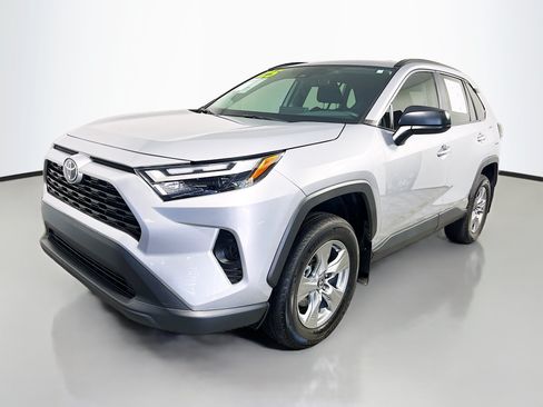 Used 2025 Toyota RAV4 LE AWD/4WD image 10