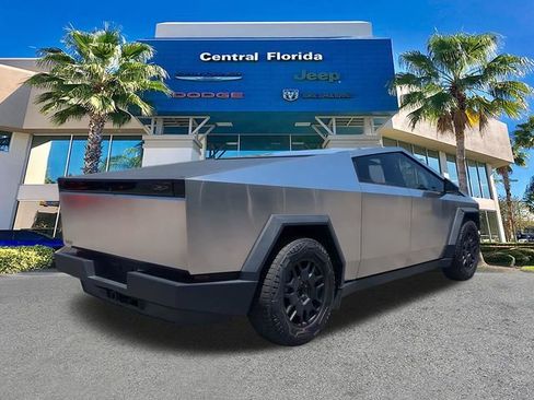 Used 2024 Tesla Cybertruck AWD Crew Cab image 5