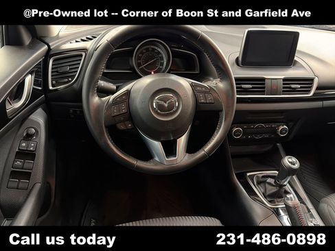 Used 2015 MAZDA MAZDA3 i Touring w/ Technology Package image 17