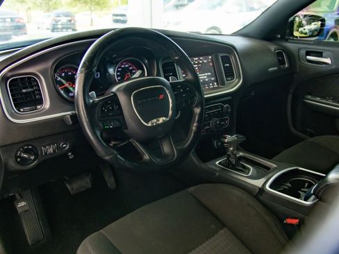 Used 2019 Dodge Charger Scat Pack RWD image 18