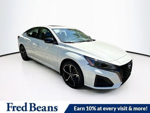 New 2025 Nissan Altima 2.5 SR w/ SR Premium Package FWD image 1