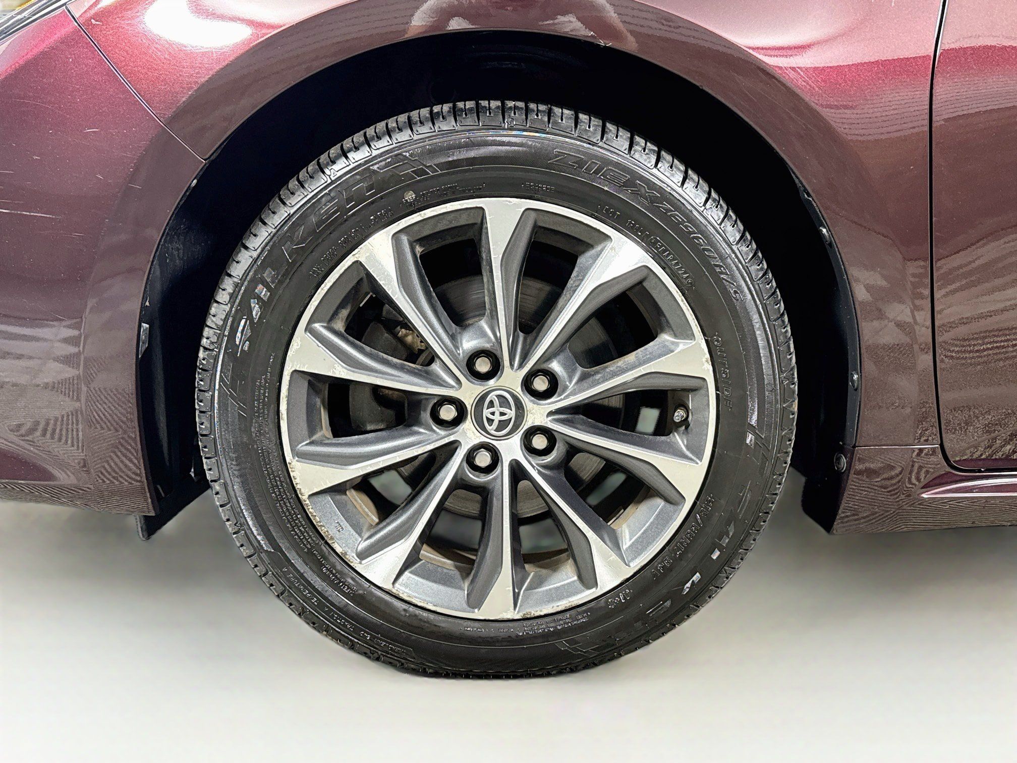 Used 2016 Toyota Avalon XLE Plus FWD image 28