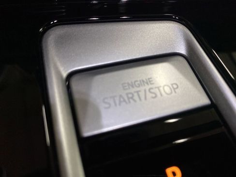 Used 2024 Volkswagen Atlas Cross Sport SE w/ Black Wheel Package image 22