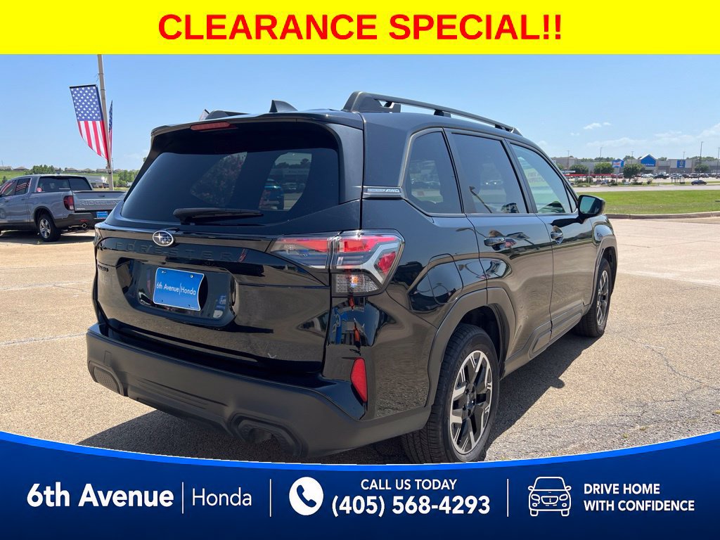 Used 2025 Subaru Forester Premium AWD/4WD image 5