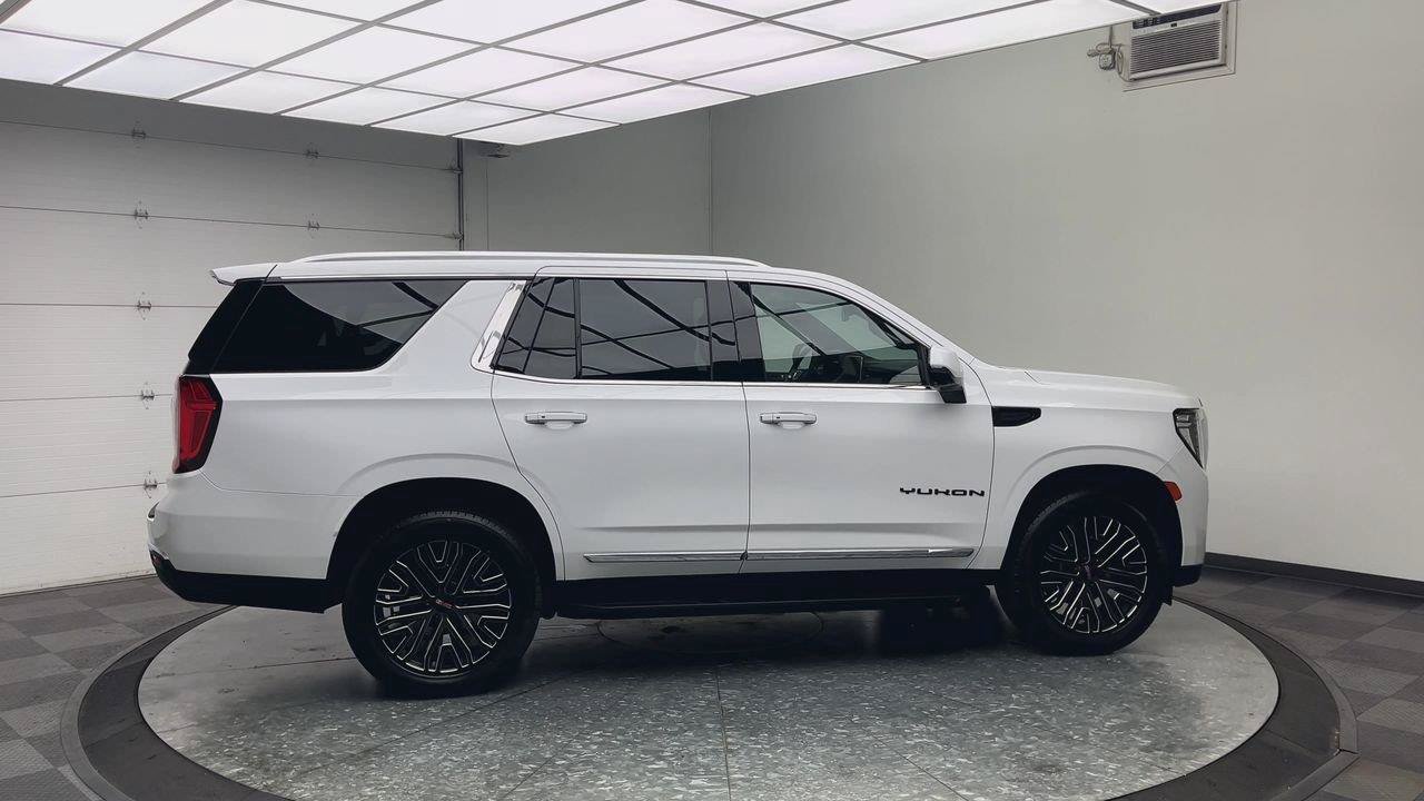 Certified 2022 GMC Yukon SLT w/ SLT Premium Package AWD/4WD image 44