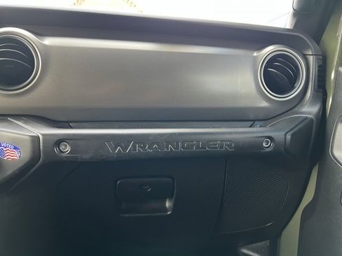 Used 2023 Jeep Wrangler Unlimited w/ Cold Weather Group image 28