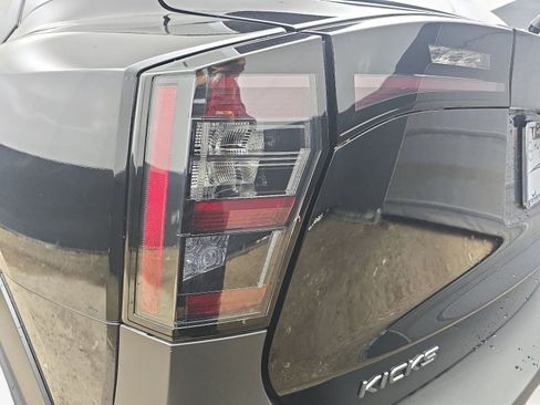 Used 2026 Nissan Kicks SV FWD image 30