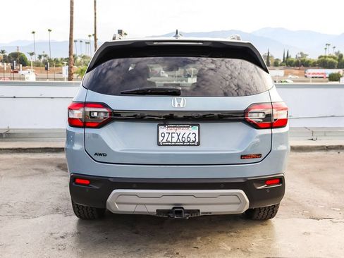 Used 2024 Honda Pilot TrailSport image 8