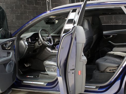 Used 2023 Audi SQ8 Prestige AWD/4WD image 32