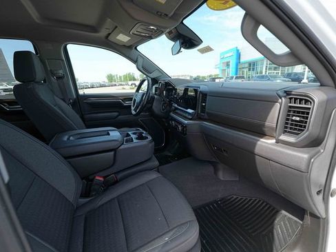 Used 2022 Chevrolet Silverado 1500 LT AWD/4WD image 22