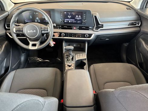 Used 2025 Kia Sportage LX image 32