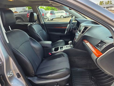 Used 2011 Subaru Outback 2.5i Limited AWD/4WD image 26