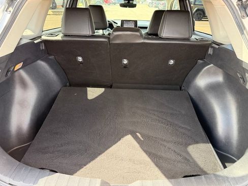Used 2022 Toyota Corolla Cross XLE w/ Convenience Package AWD/4WD image 38