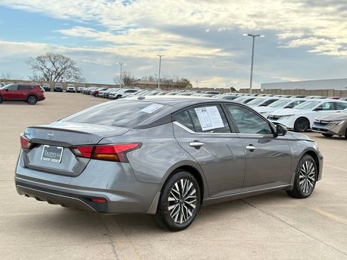 Certified 2024 Nissan Altima 2.5 SV image 7