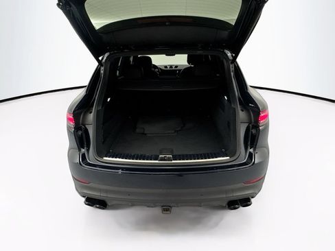 Used 2023 Porsche Cayenne Platinum Edition AWD/4WD image 26
