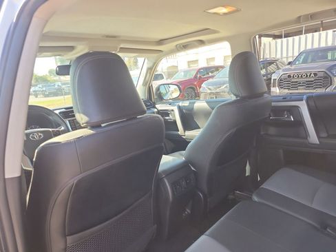 Used 2022 Toyota 4Runner SR5 Premium image 11
