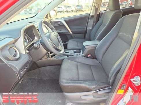 Used 2015 Toyota RAV4 LE AWD/4WD image 18