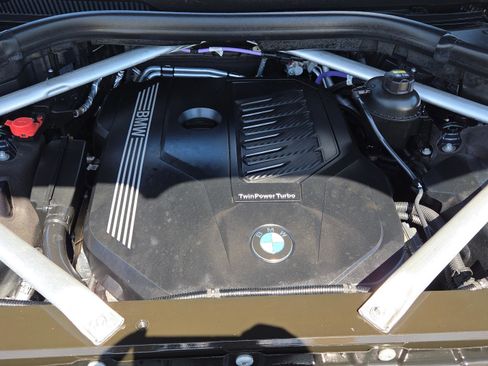 Used 2021 BMW X7 xDrive40i w/ Cold Weather Package image 25