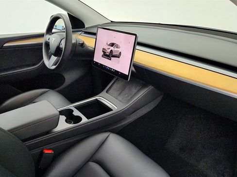Used 2025 Tesla Model Y Long Range AWD/4WD image 30