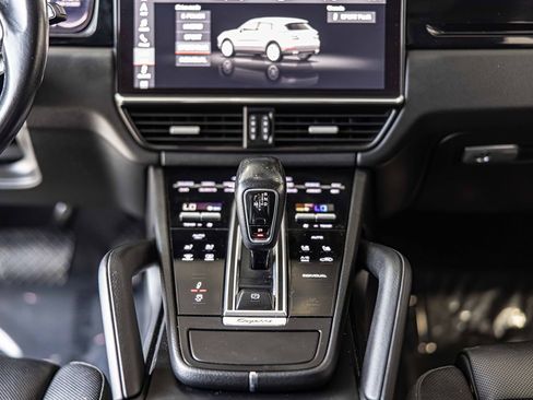 Used 2021 Porsche Cayenne E-Hybrid image 38